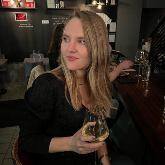 Meet your Posher, Julia - Picture 1 of 1